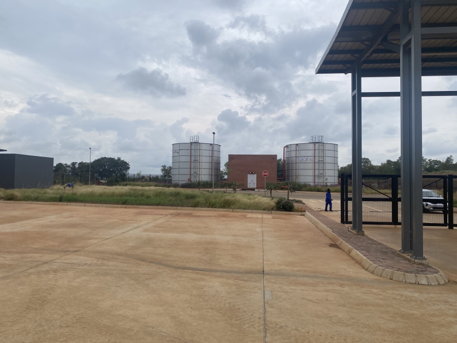 Commercial Property for Sale in Louwlardia Gauteng