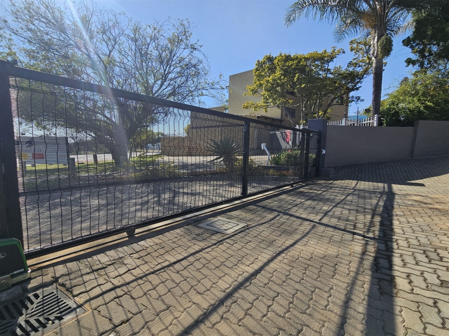 To Let commercial Property for Rent in Moreleta Park Gauteng