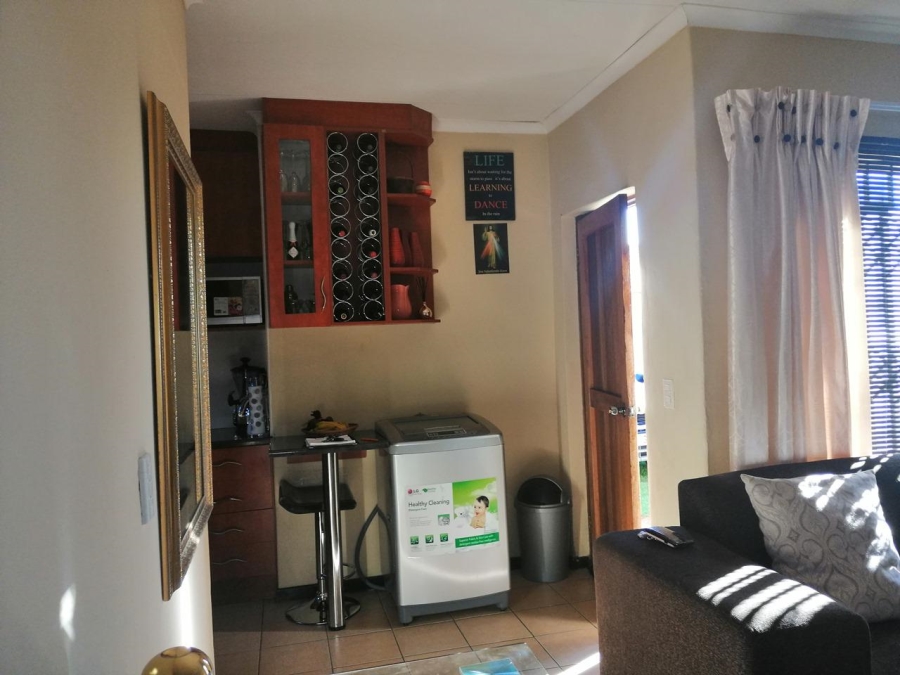 To Let 3 Bedroom Property for Rent in Sharon Park Gauteng