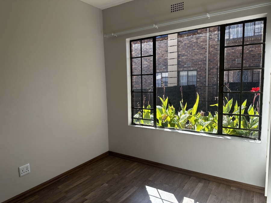 To Let 2 Bedroom Property for Rent in Sonneveld Gauteng