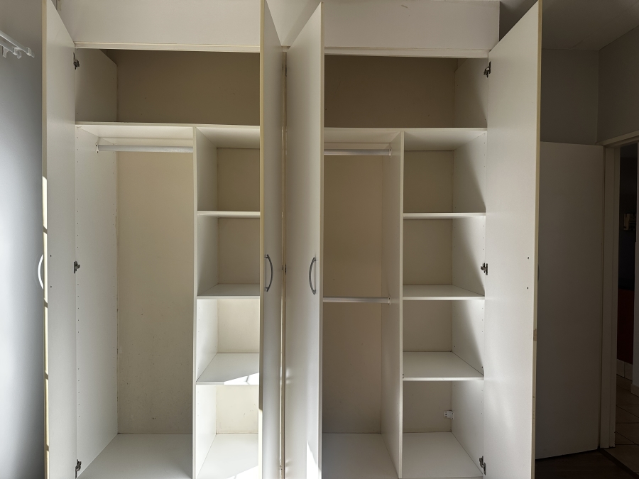 To Let 2 Bedroom Property for Rent in Sonneveld Gauteng