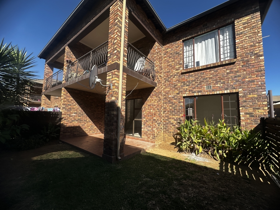 To Let 2 Bedroom Property for Rent in Sonneveld Gauteng