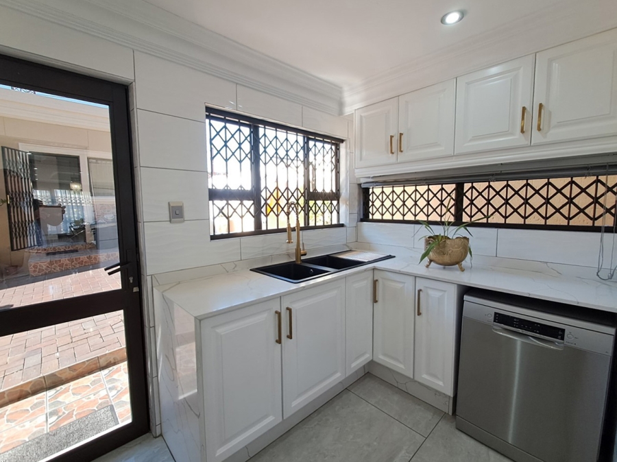 4 Bedroom Property for Sale in Alexandra East Bank Gauteng