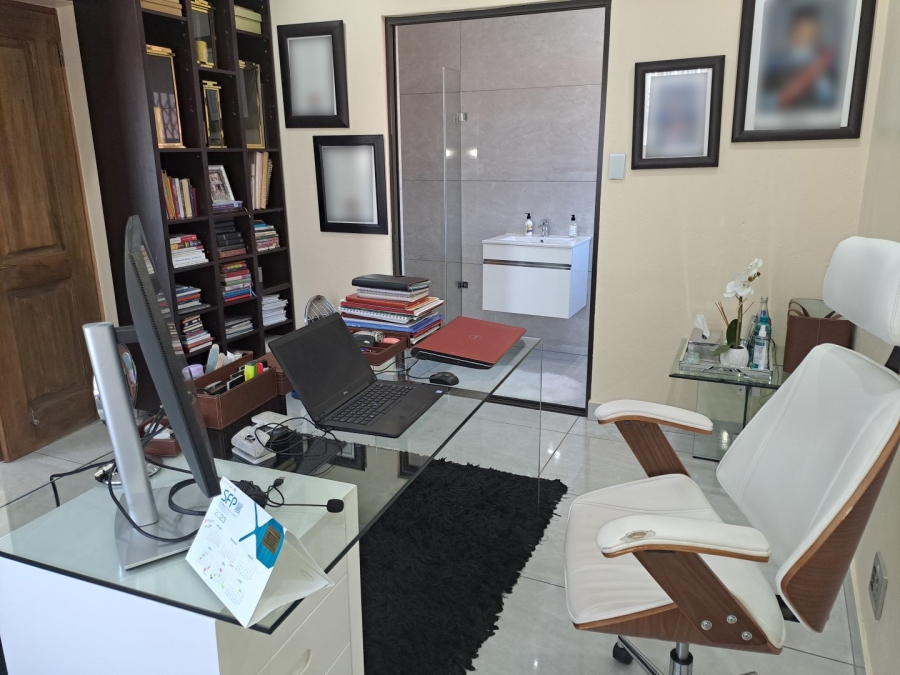 4 Bedroom Property for Sale in Alexandra East Bank Gauteng