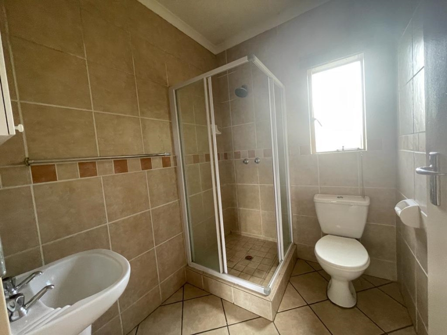 To Let 3 Bedroom Property for Rent in Country View Gauteng