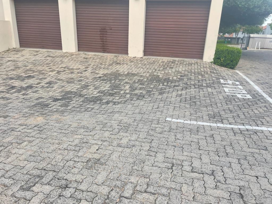 To Let 3 Bedroom Property for Rent in Country View Gauteng