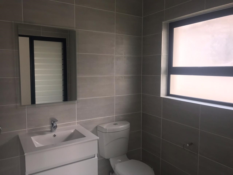 To Let 1 Bedroom Property for Rent in Waterfall Gauteng