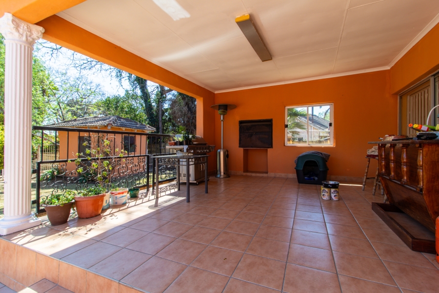 5 Bedroom Property for Sale in Lombardy East Gauteng