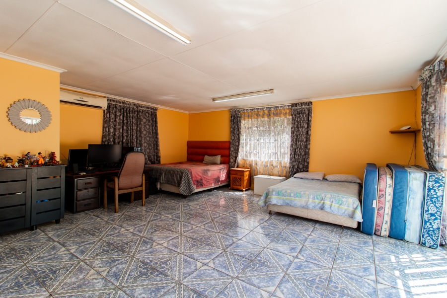 5 Bedroom Property for Sale in Lombardy East Gauteng