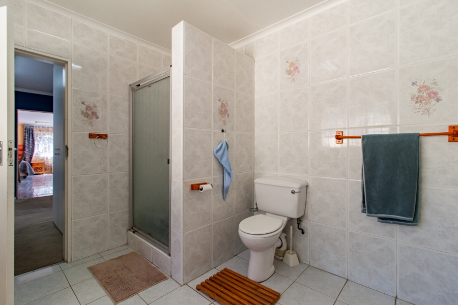 5 Bedroom Property for Sale in Lombardy East Gauteng