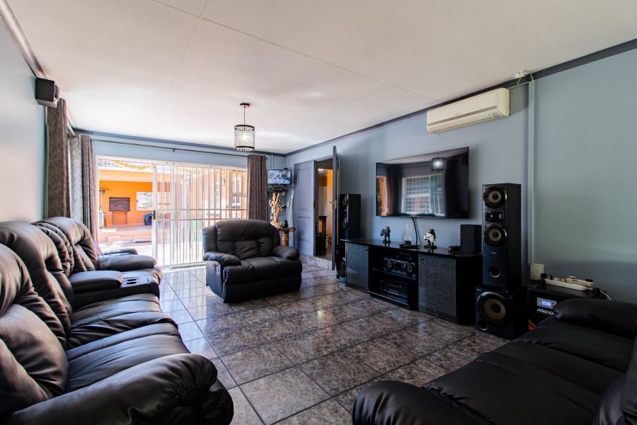 5 Bedroom Property for Sale in Lombardy East Gauteng