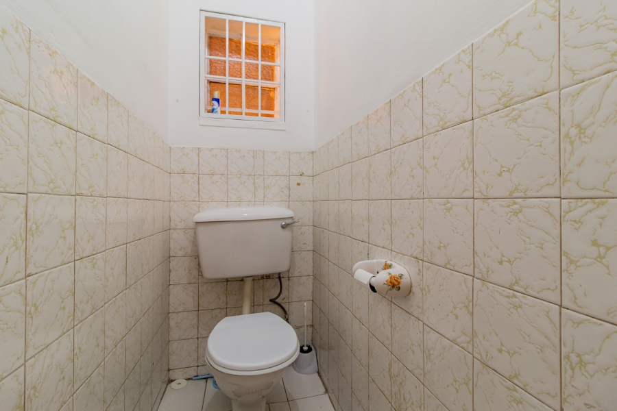 5 Bedroom Property for Sale in Lombardy East Gauteng
