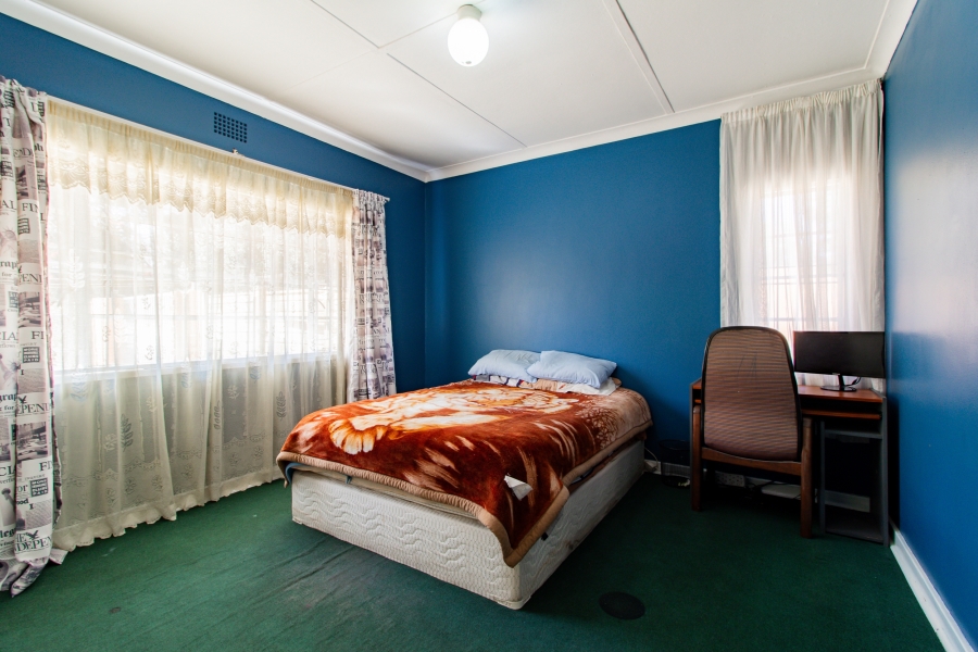 5 Bedroom Property for Sale in Lombardy East Gauteng