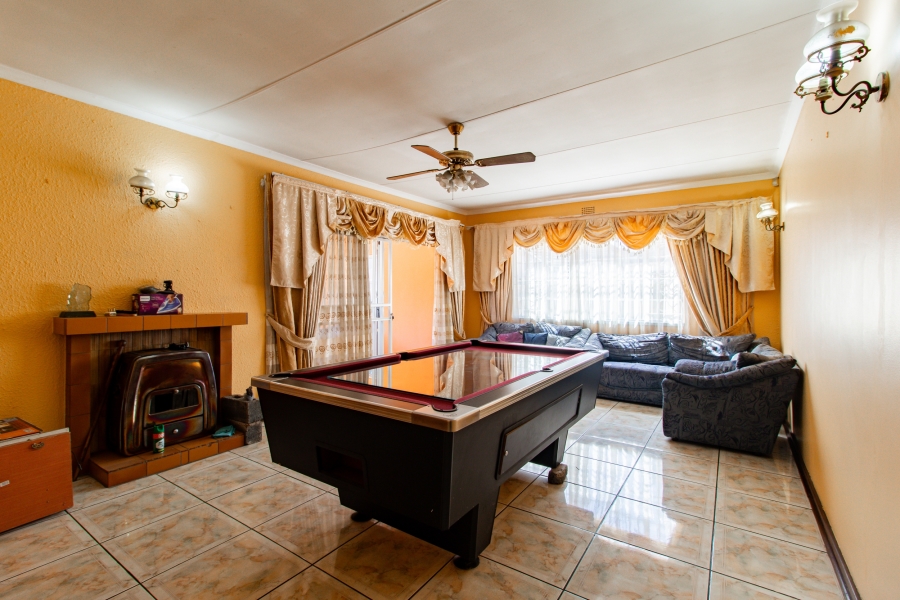 5 Bedroom Property for Sale in Lombardy East Gauteng