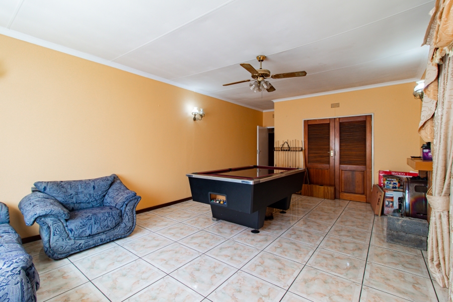 5 Bedroom Property for Sale in Lombardy East Gauteng
