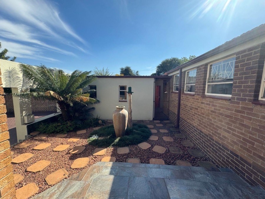 To Let 4 Bedroom Property for Rent in Hazeldene Gauteng