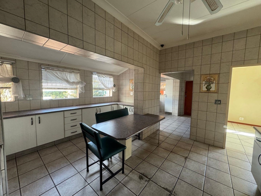 To Let 4 Bedroom Property for Rent in Hazeldene Gauteng