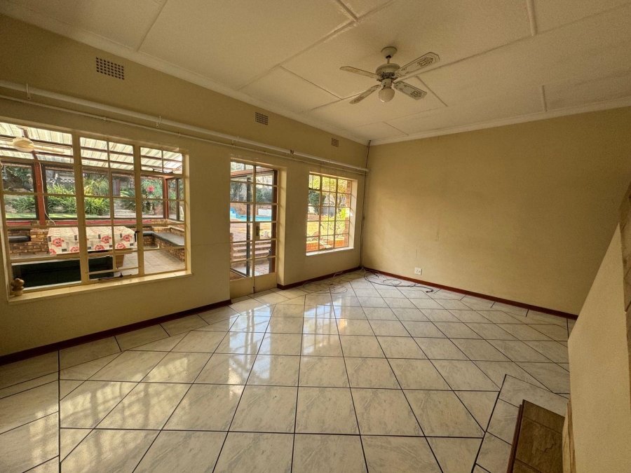 To Let 4 Bedroom Property for Rent in Hazeldene Gauteng
