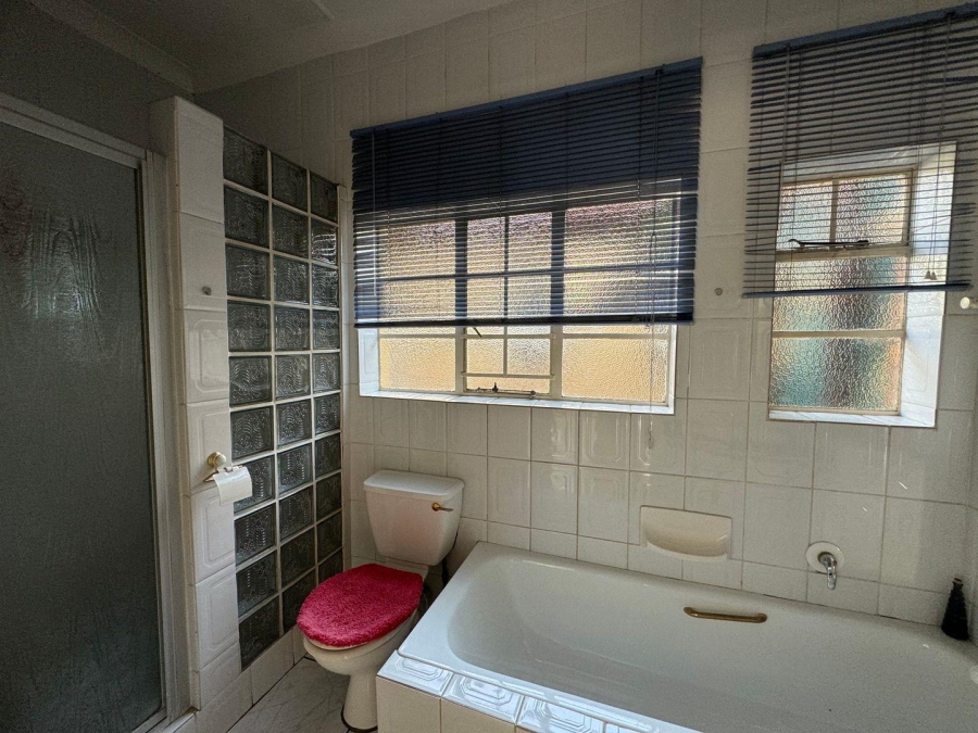 To Let 4 Bedroom Property for Rent in Hazeldene Gauteng