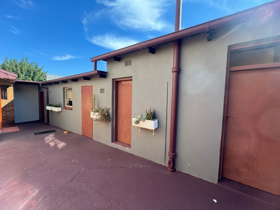 To Let 4 Bedroom Property for Rent in Hazeldene Gauteng