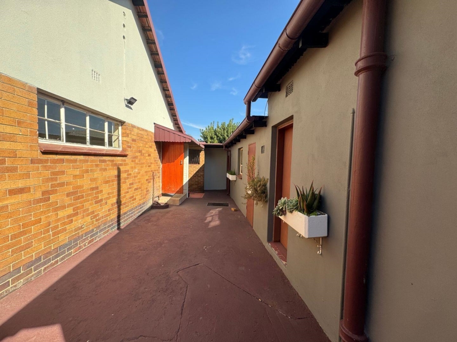 To Let 4 Bedroom Property for Rent in Hazeldene Gauteng