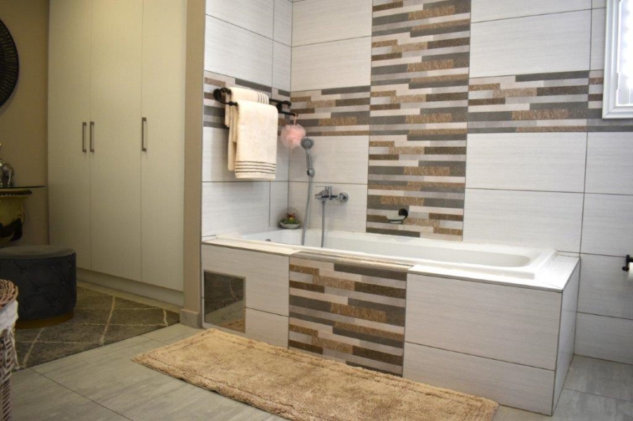 3 Bedroom Property for Sale in Monument Gauteng