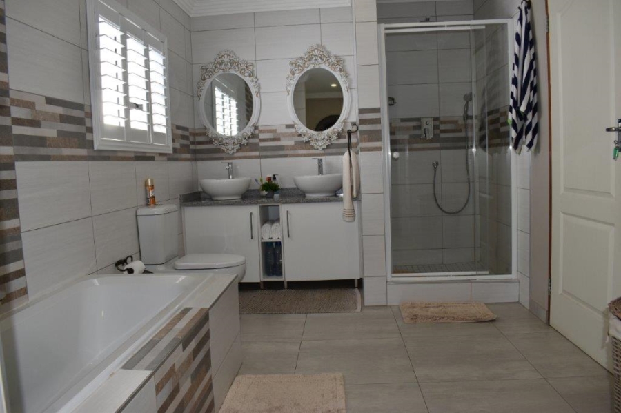 3 Bedroom Property for Sale in Monument Gauteng