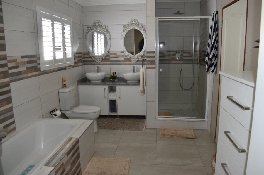 3 Bedroom Property for Sale in Monument Gauteng