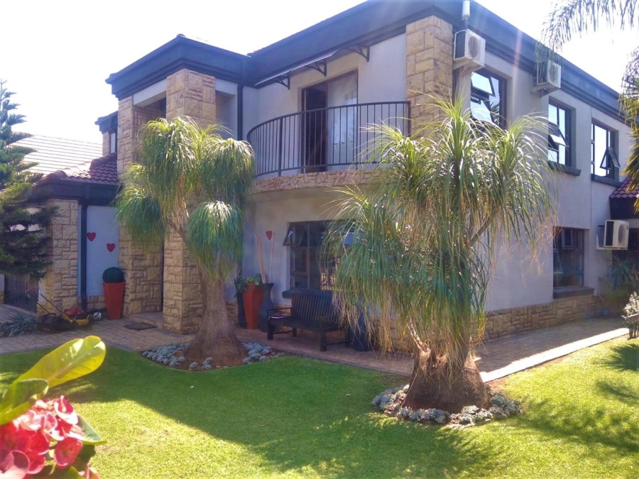5 Bedroom Property for Sale in Montana Tuine Gauteng