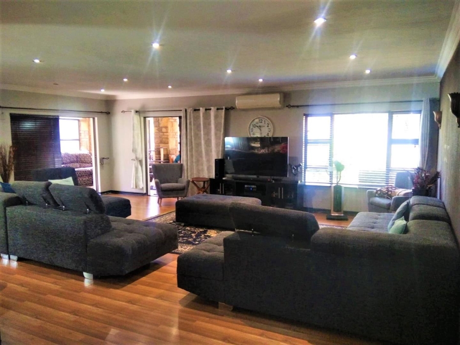 5 Bedroom Property for Sale in Montana Tuine Gauteng