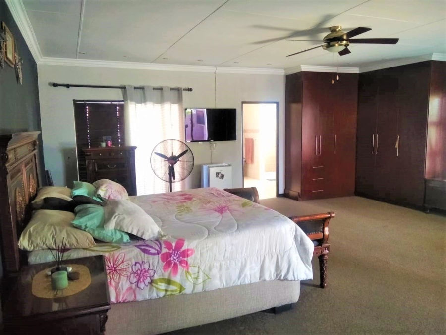 5 Bedroom Property for Sale in Montana Tuine Gauteng