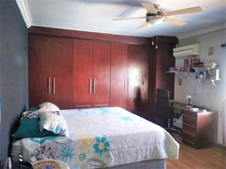 5 Bedroom Property for Sale in Montana Tuine Gauteng