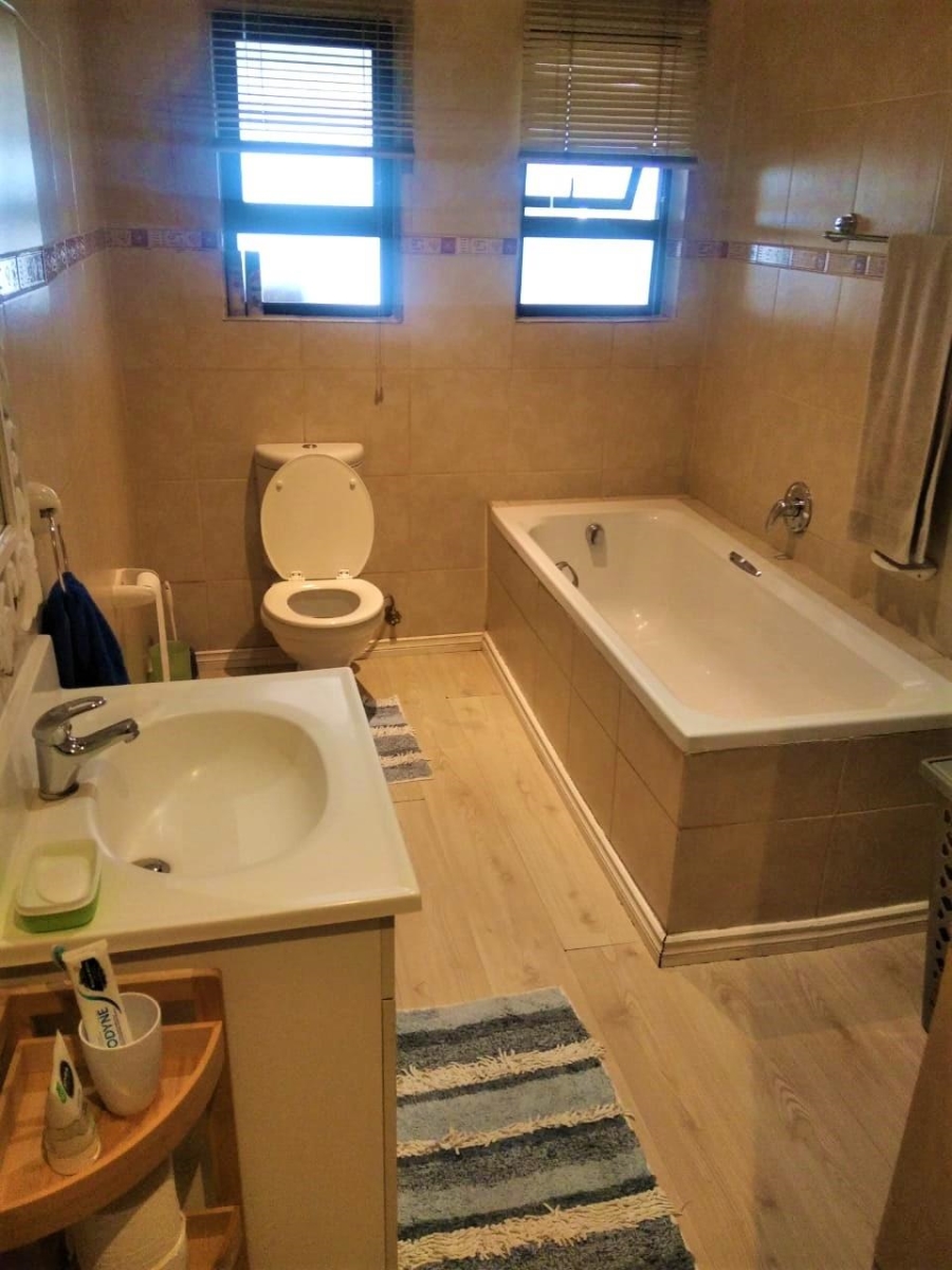 5 Bedroom Property for Sale in Montana Tuine Gauteng