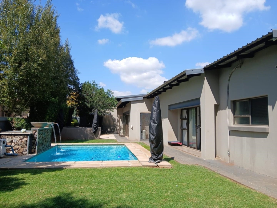5 Bedroom Property for Sale in Montana Park Gauteng