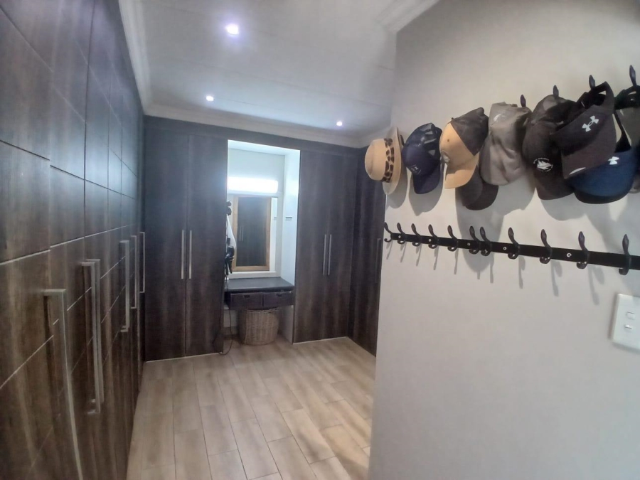 5 Bedroom Property for Sale in Montana Park Gauteng