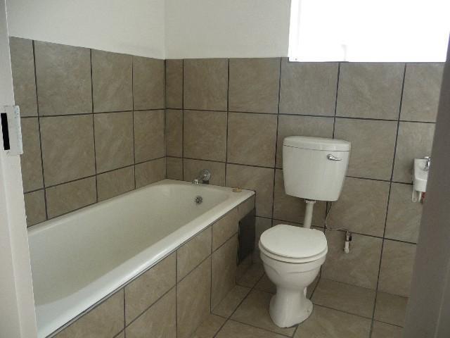 To Let 2 Bedroom Property for Rent in Farrarmere Gardens Gauteng