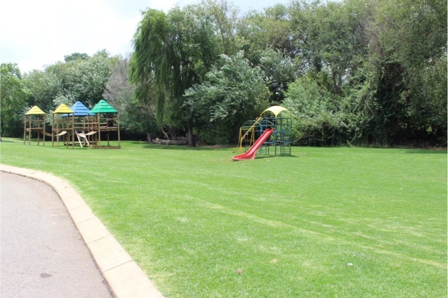 2 Bedroom Property for Sale in Lindhaven Gauteng