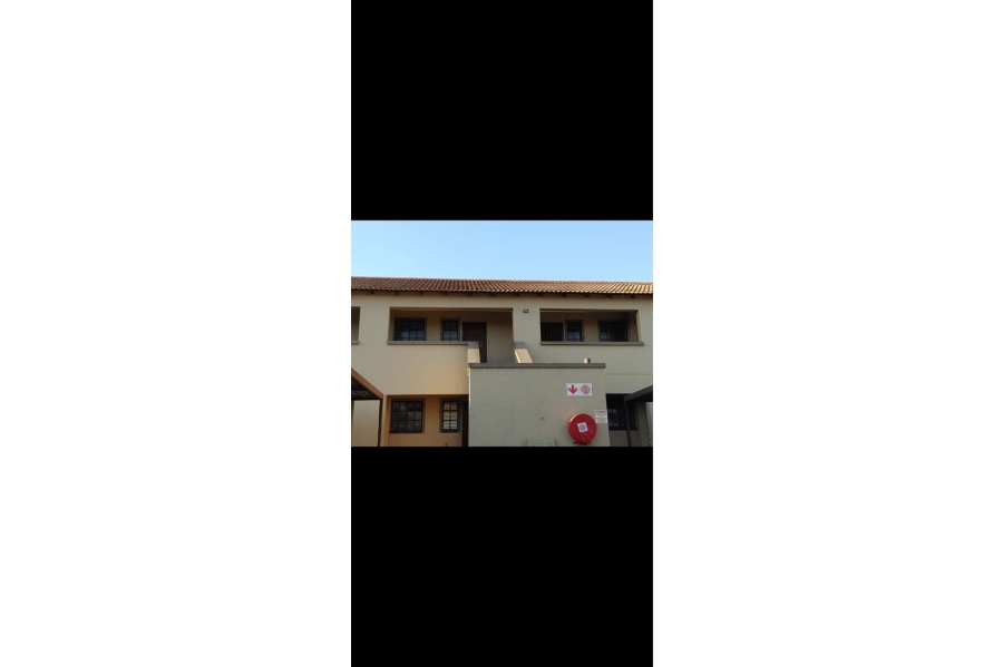 2 Bedroom Property for Sale in Lindhaven Gauteng