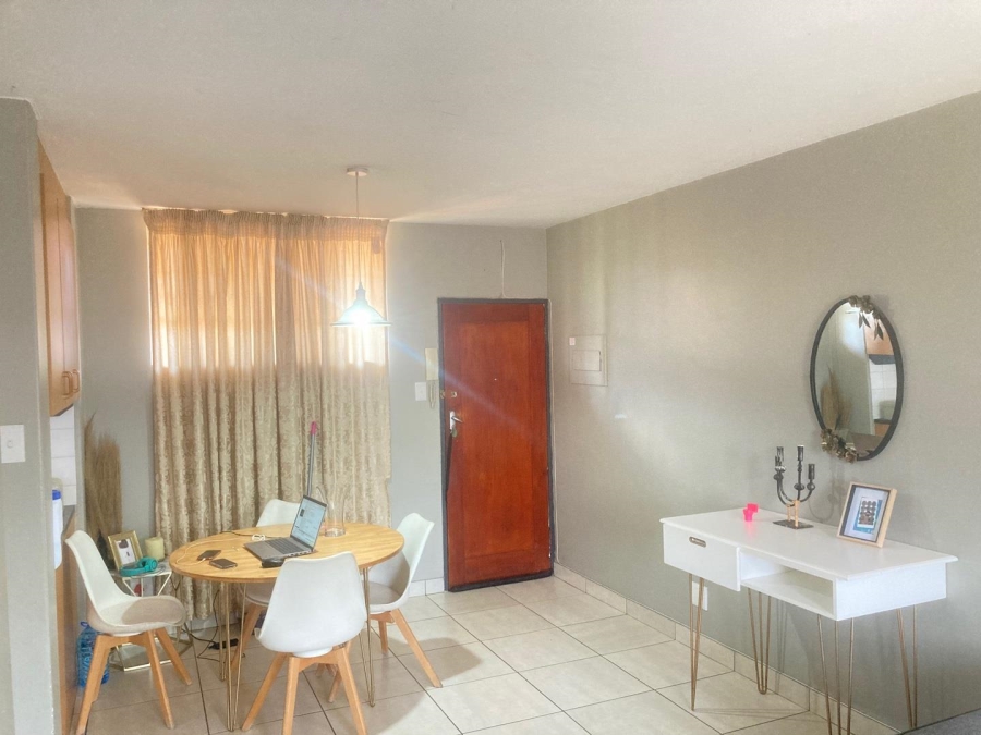 2 Bedroom Property for Sale in Pretoria North Gauteng