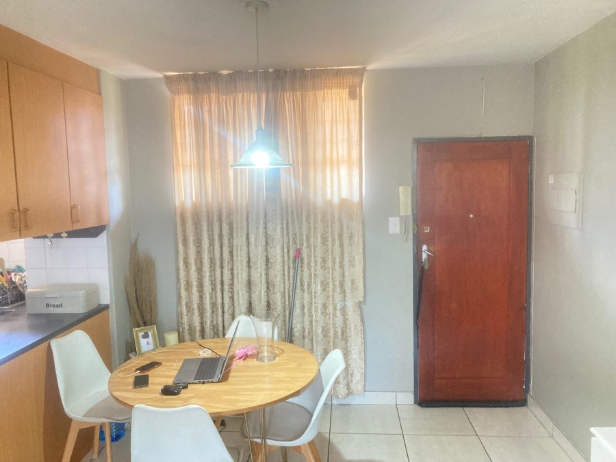 2 Bedroom Property for Sale in Pretoria North Gauteng
