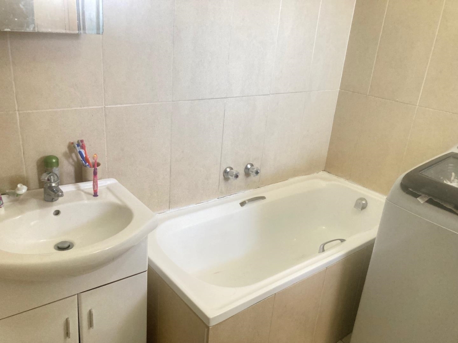 2 Bedroom Property for Sale in Pretoria North Gauteng