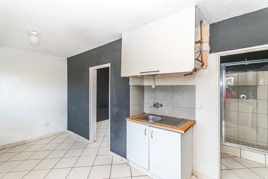 1 Bedroom Property for Sale in Randfontein Central Gauteng