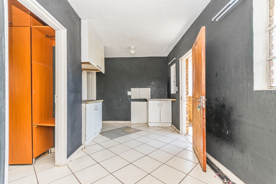 1 Bedroom Property for Sale in Randfontein Central Gauteng