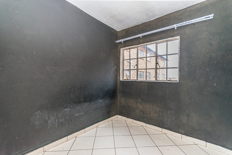 1 Bedroom Property for Sale in Randfontein Central Gauteng