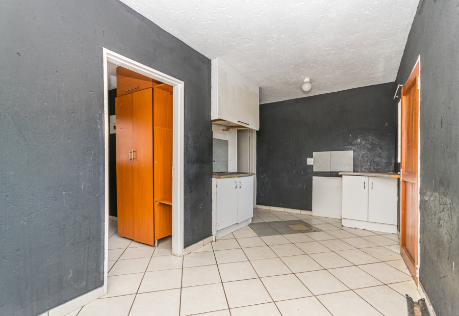 1 Bedroom Property for Sale in Randfontein Central Gauteng
