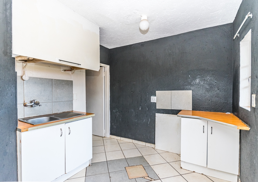 1 Bedroom Property for Sale in Randfontein Central Gauteng