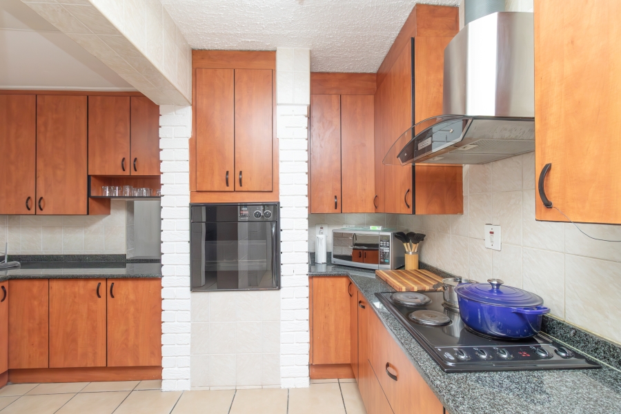 4 Bedroom Property for Sale in Sunninghill Gauteng