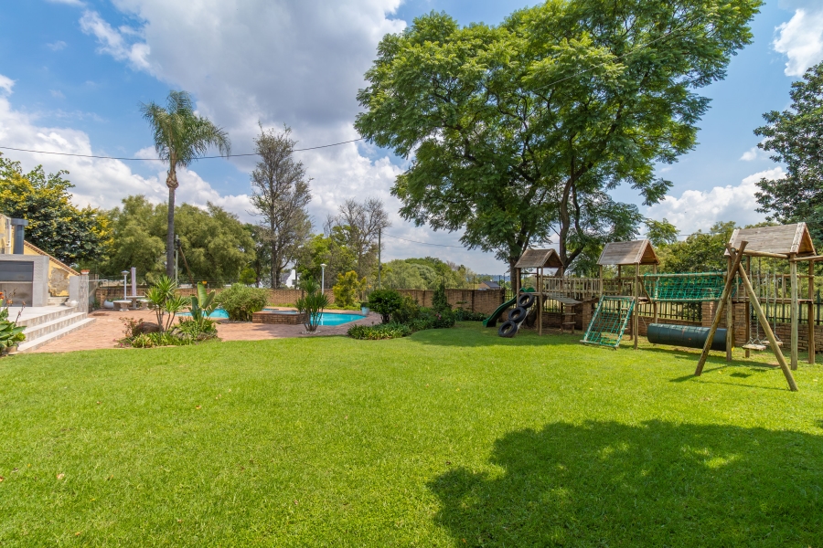 4 Bedroom Property for Sale in Sunninghill Gauteng