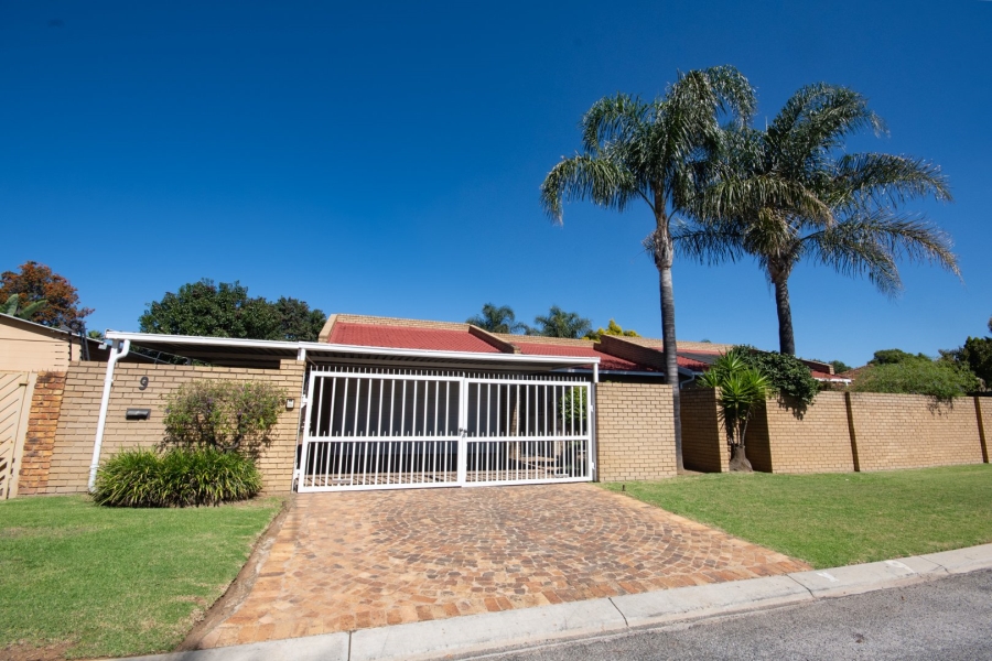 5 Bedroom Property for Sale in Sunward Park Gauteng