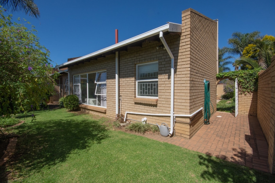 5 Bedroom Property for Sale in Sunward Park Gauteng